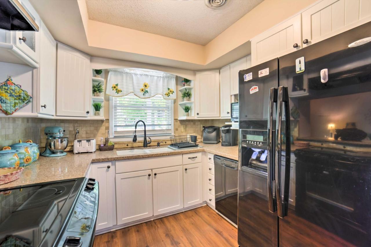 Oak Island Home With Fenced Yard, Walk To Long Beach מראה חיצוני תמונה