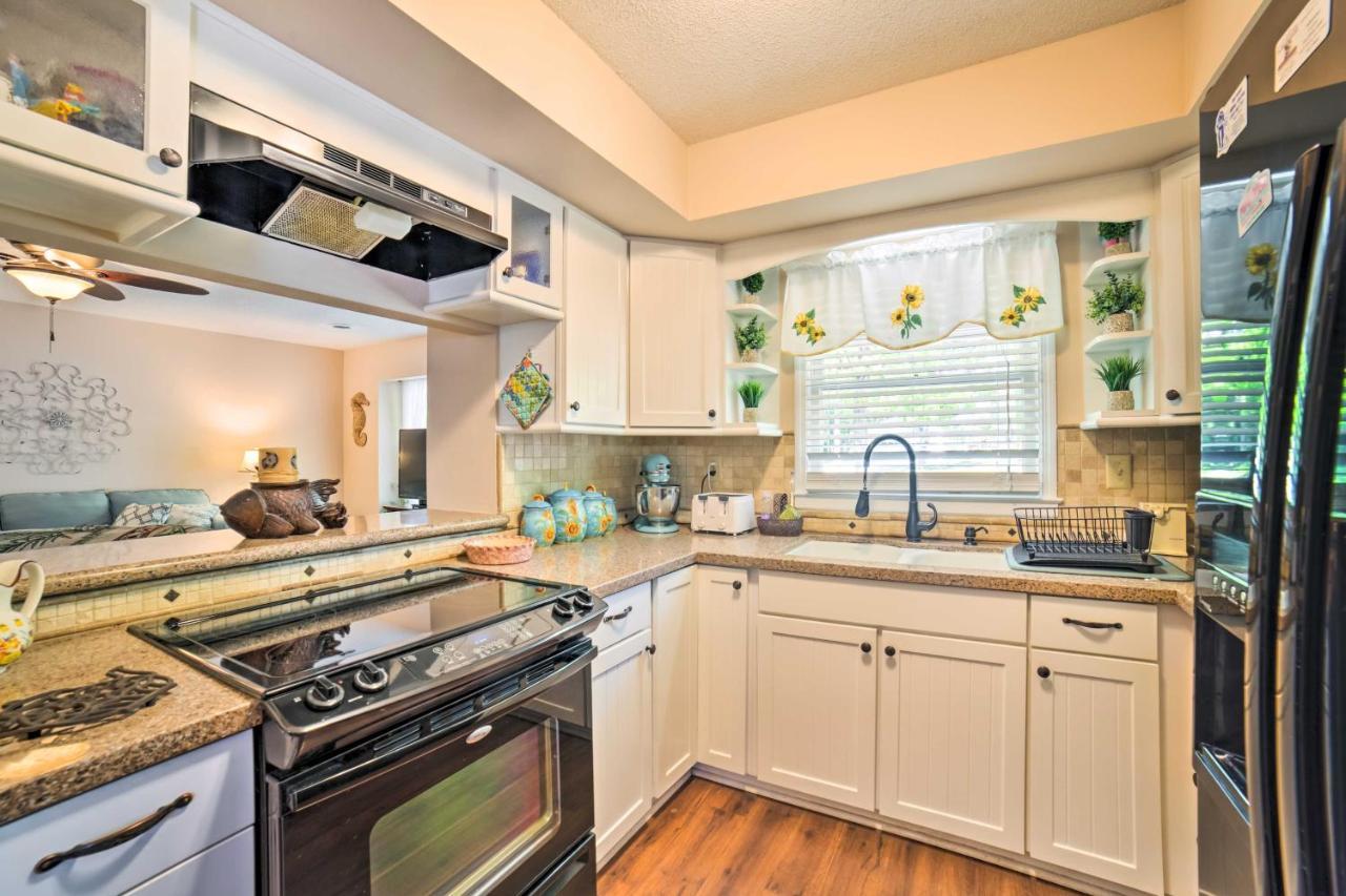 Oak Island Home With Fenced Yard, Walk To Long Beach מראה חיצוני תמונה