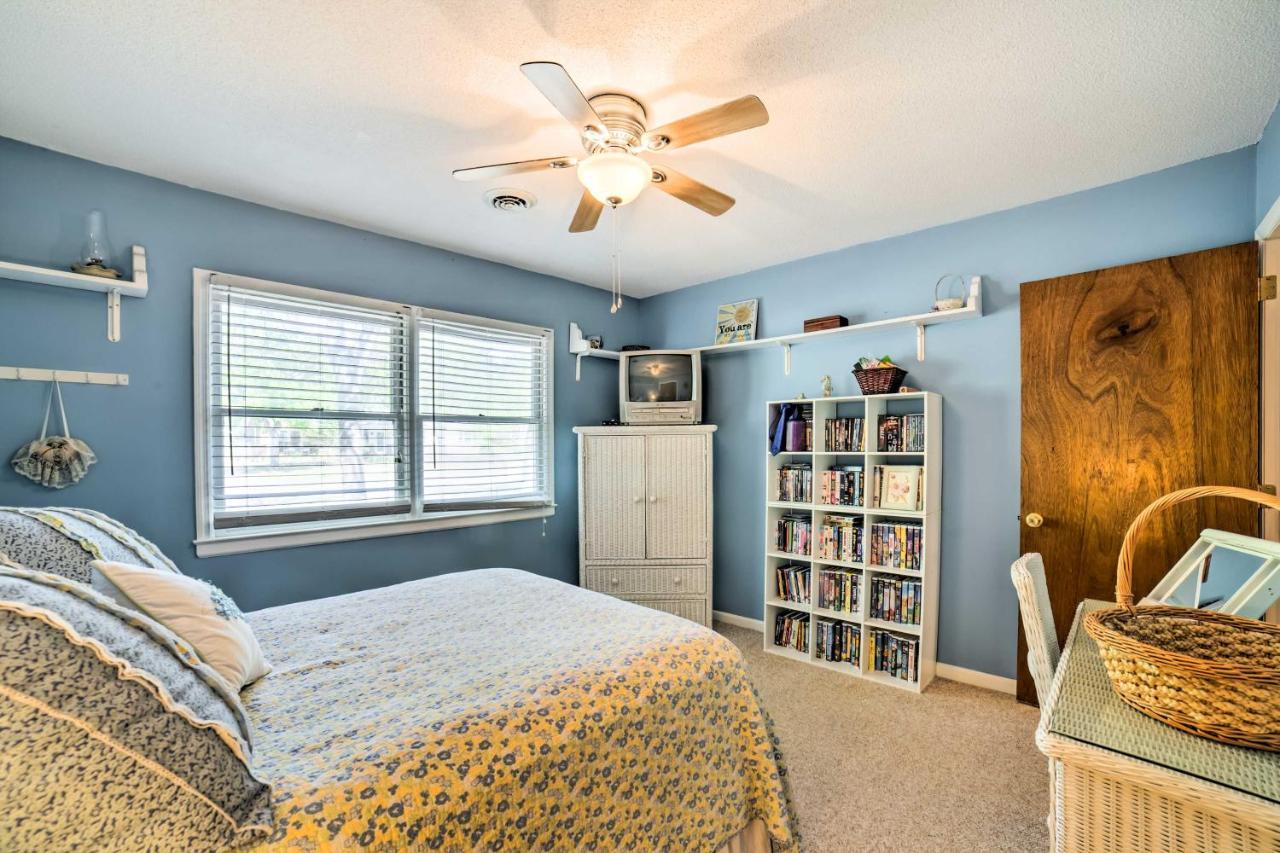 Oak Island Home With Fenced Yard, Walk To Long Beach מראה חיצוני תמונה